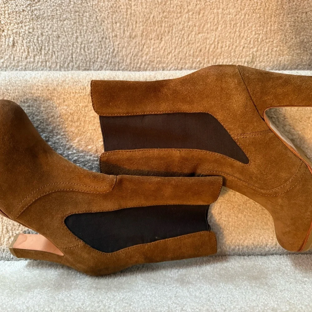 Talbots Womens Boots Ankle US 7 M Brown Suede Chelsea Pull On High Heels - Picture 8 of 9